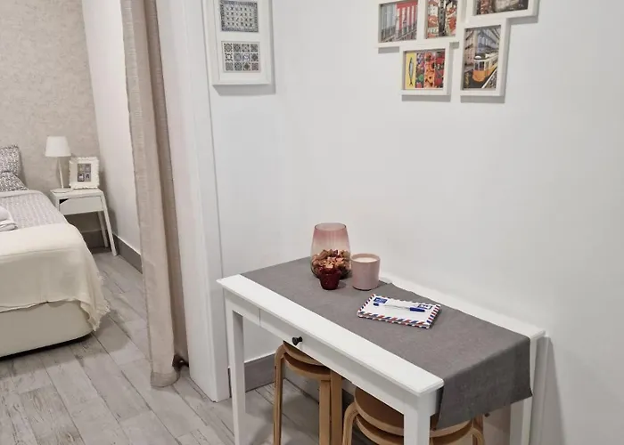 Alfama - Close To Everything